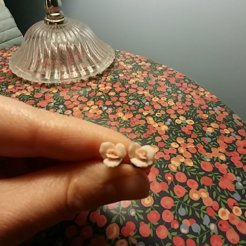 Flower earrings - Picture 3 of 3
